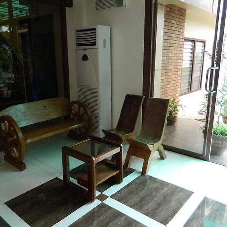 Hotel Qanaq Davao City Esterno foto